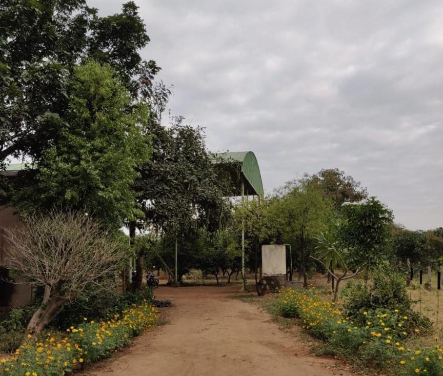 Hornbill Farm Resort Haïdarabad Extérieur photo
